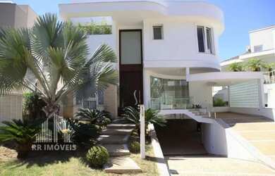 Imagem: A casa em condomínio possui 4 Dormitórios, 5 Banheiros, 5