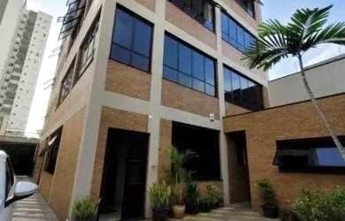 Imagem: O depósito possui 5 Vagas na garagem e 634m² de Área e está