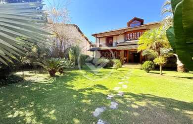 Imagem: A casa em condomínio possui 5 Dormitórios, 5 Banheiros, 5