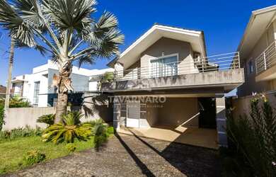 Imagem: A casa em condomínio possui 3 Dormitórios, 1 Banheiro, 2 Vagas