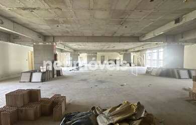 Imagem: O depósito possui 5 Vagas na garagem, 537m² de Área e Imóvel