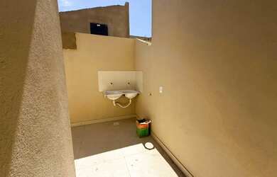 Imagem 13: Casa para Venda em Montes Claros, Independência, 2 dormitórios, 1 banheiro, 1 vaga