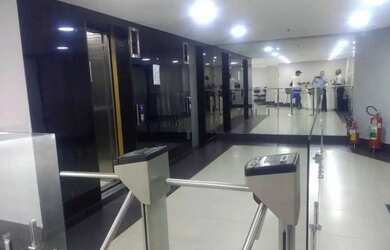 Imagem: O depósito possui 1 Vaga na garagem e 33m² de Área e está