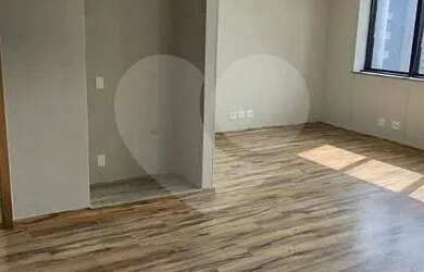 Imagem: O depósito possui 5 Vagas na garagem, 201m² de Área e está