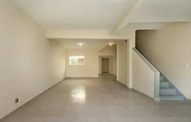 Imagem: A casa possui 3 Dormitórios, 1 Banheiro, 150m² de Área e