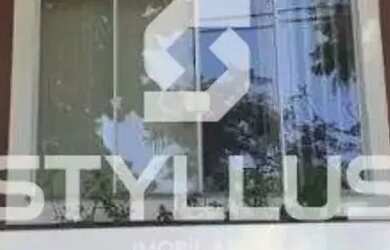 Imagem: A casa possui 2 Dormitórios, 1 Banheiro, 2 Vagas na garagem