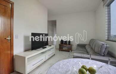 Imagem: O apartamento possui 2 Dormitórios, 1 Banheiro, 2 Vagas na