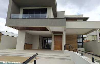 Imagem: A casa em condomínio possui 4 Dormitórios, 5 Banheiros, 4