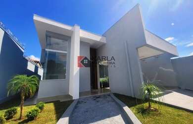 Imagem: A casa possui 3 Dormitórios, 3 Banheiros, 2 Vagas na garagem