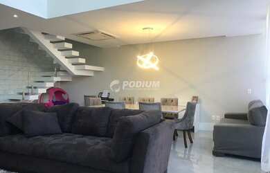 Imagem: A casa em condomínio possui 5 Dormitórios, 5 Banheiros, 2