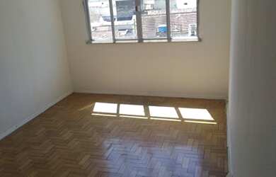 Imagem 13: Rua Fagundes Varela juntinho ao Ingá -Amplo apartamento com 3 quartos...