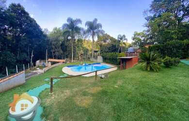 Imagem: A chácara possui 300m² de Área e está localizado em Invernada