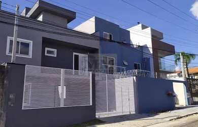 Imagem: A casa possui 3 Dormitórios, 2 Banheiros, 3 Vagas na garagem