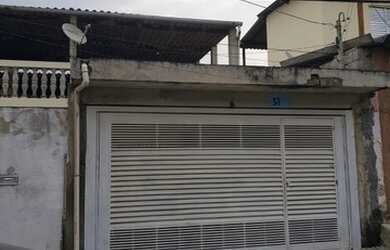 Imagem: A casa possui 3 Dormitórios, 2 Banheiros, 3 Vagas na garagem