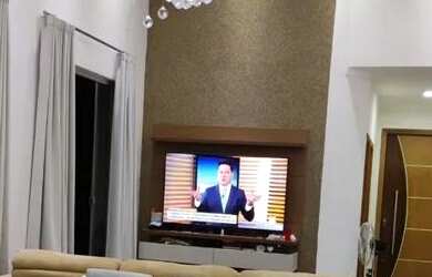 Imagem: A casa em condomínio possui 3 Dormitórios, 4 Banheiros, 2