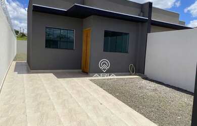 Imagem: A casa possui 2 Dormitórios, 1 Banheiro, 2 Vagas na garagem