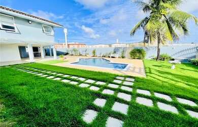 Imagem: A casa possui 4 Dormitórios, 5 Banheiros e 400m² de Área