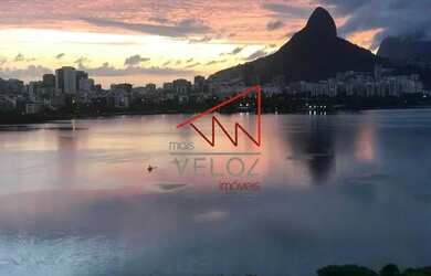 Imagem 3: Apartamento para venda possui 380 metros quadrados com 4 quartos em Lagoa - Rio de Janeiro