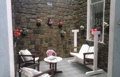 Imagem: A casa possui 5 Dormitórios, 3 Banheiros, 3 Vagas na garagem