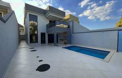 Imagem: A casa em condomínio possui 4 Dormitórios, 5 Banheiros, 5