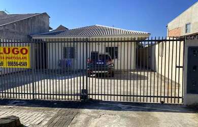 Imagem: A casa possui 1 Dormitório, 1 Banheiro, 1 Vaga na garagem