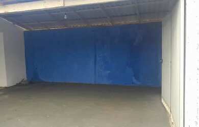 Imagem: A casa possui 4 Dormitórios, 2 Banheiros, 1 Vaga na garagem