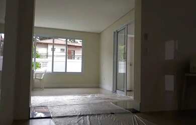 Imagem 2: Sobrado novo, com 313m², piscina, 3 suítes e 6 vagas no Jardim Ibiratiba