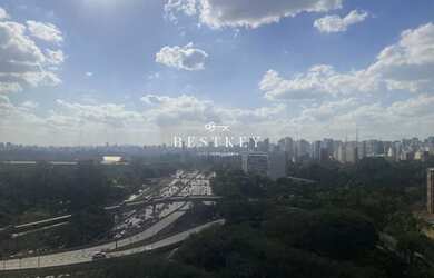 Imagem: O depósito possui 3 Vagas na garagem, 180m² de Área e Imóvel