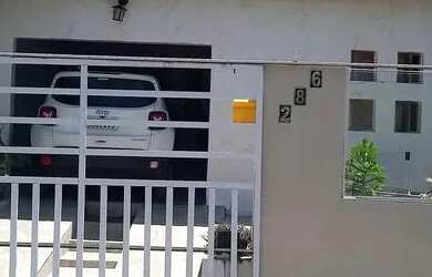 Imagem: A casa à venda possui 2 Dormitórios, 1 Banheiro e 2 Vagas