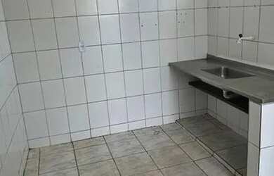 Imagem: A casa possui 2 Dormitórios, 1 Banheiro e 1 Vaga na garagem