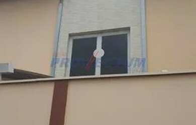 Imagem: A casa possui 4 Dormitórios, 4 Banheiros, 5 Vagas na garagem