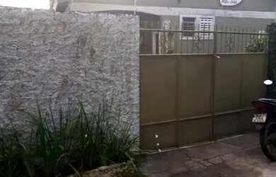 Imagem: A casa possui 3 Dormitórios, 5 Banheiros, 5 Vagas na garagem