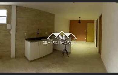 Imagem: A casa possui 2 Dormitórios, 1 Banheiro, 1 Vaga na garagem