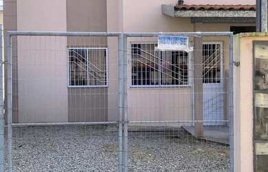 Imagem: A casa em condomínio para alugar possui 2 Dormitórios, 1 Banheiro