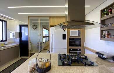 Imagem: O depósito possui 2 Vagas na garagem, 110m² de Área e está