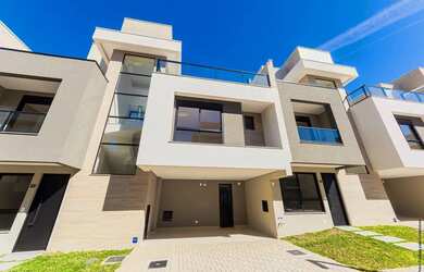 Imagem: A casa em condomínio possui 3 Dormitórios, 4 Banheiros, 2