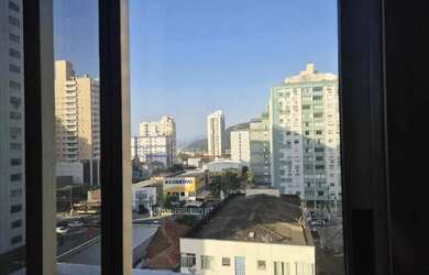 Imagem: O apartamento possui 1 Dormitório, 1 Banheiro, 1 Vaga na garagem