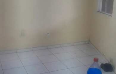 Imagem: A kitnet possui 1 Dormitório, 1 Banheiro e está localizado