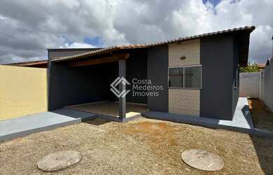 Imagem: A casa possui 2 Dormitórios, 2 Banheiros, 200m² de Área