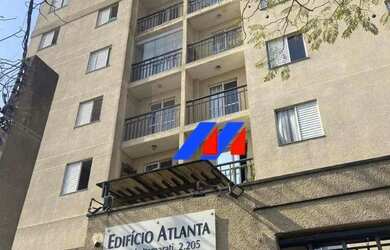 Imagem: O apartamento possui 3 Dormitórios, 1 Banheiro, 1 Vaga na garagem