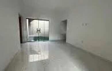 Imagem: A casa possui 2 Dormitórios, 2 Banheiros, 1 Vaga na garagem