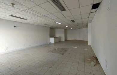 Imagem: O depósito possui 105m² de Área e está localizado em Calçada