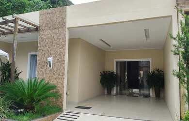 Imagem: A casa em condomínio possui 3 Dormitórios, 4 Banheiros, 1