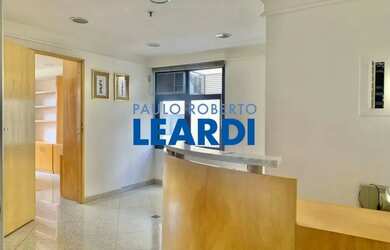 Imagem: O depósito possui 1 Vaga na garagem, 41m² de Área e está