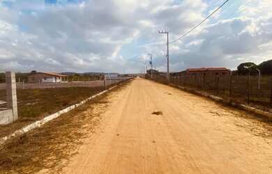 Imagem: O terreno possui 600m² de Área e está localizado em Ponto