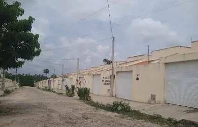 Imagem: A casa possui 2 Dormitórios, 1 Banheiro, 1 Vaga na garagem