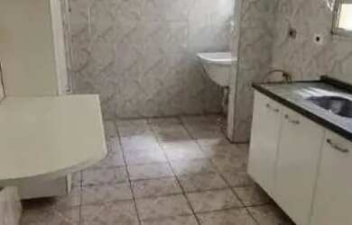 Imagem: O apartamento possui 2 Dormitórios, 1 Banheiro, 2 Vagas na