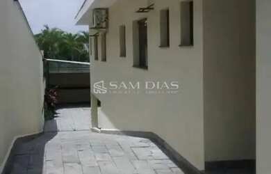 Imagem: O depósito possui 5 Vagas na garagem, 500-0m² de Área e está