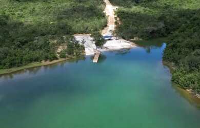 Imagem: O terreno possui 600m² de Área e está localizado em Riacho