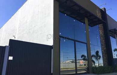 Imagem: O depósito para alugar possui 3 Vagas na garagem e 376m² de